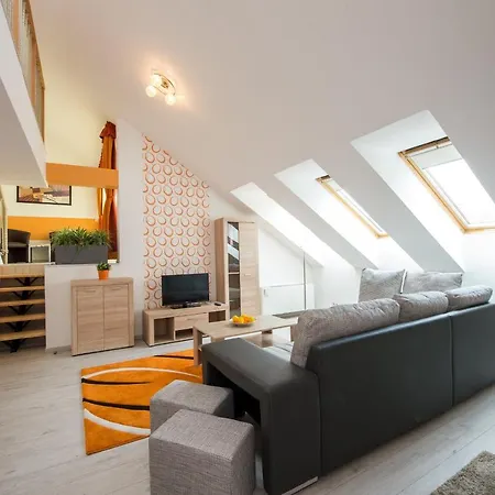 Center Executive * Budapest