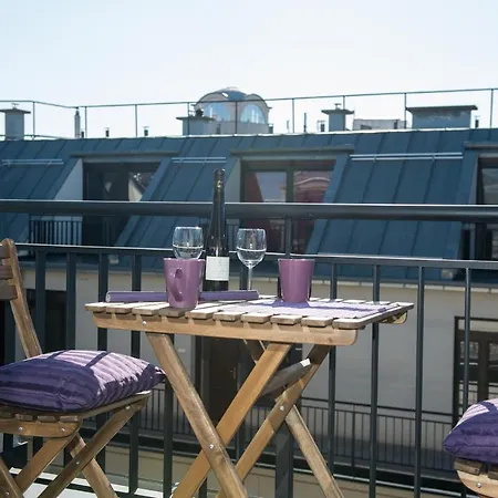 Center Executive Apartment *